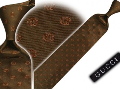 Gucci, pañuelos y corbatas exclusivas para hombre