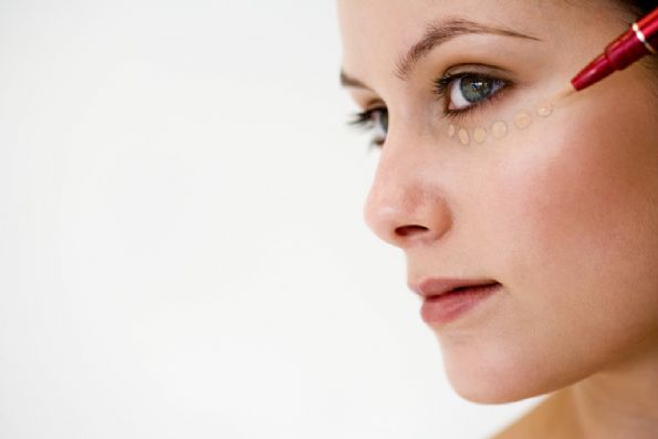 Elige-el-corrector-de-maquillaje-según-tu-piel
