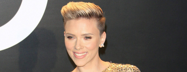 scarlet pelo corto